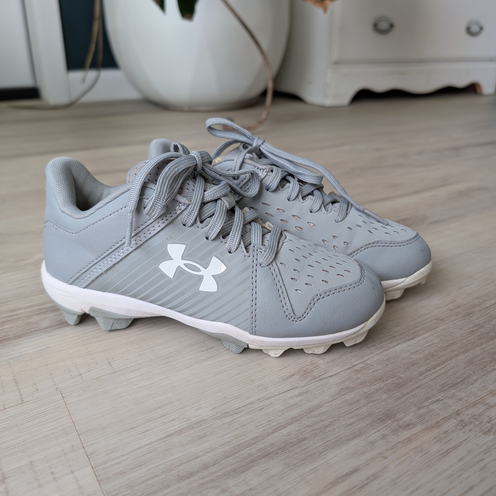 Under Armour Kids Gray Athletic Cleats
